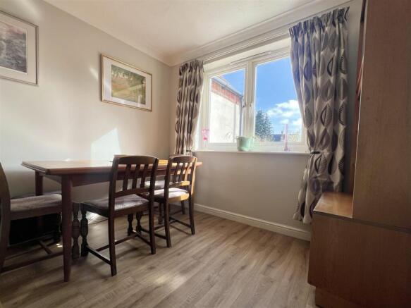 Worcester Road, Hagley, Stourbridge photo 4