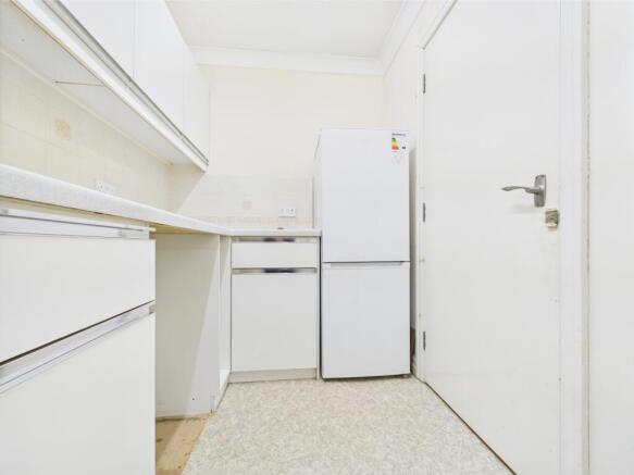 1 bed Flat to rent Image 5