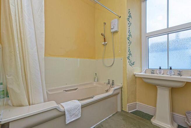 EN SUITE