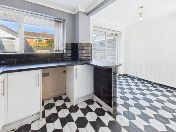 3 bed Semi-Detached for sale Image 5