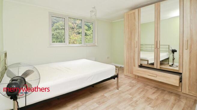 4 bed Detached Bungalow for sale Image 10