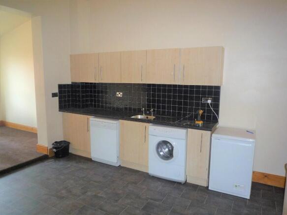 10 bed Terraced to rent Image 10