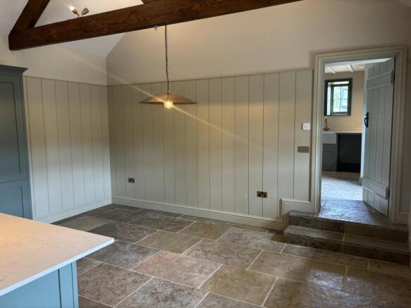 4 bed Detached to rent Image 12