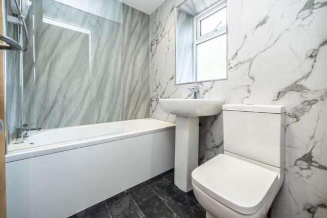 2 bed Terraced to rent Image 10