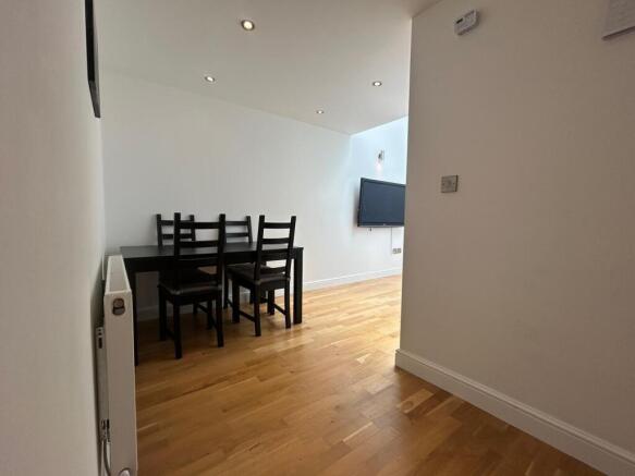2 bed House for sale Image 8