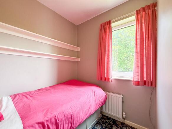 3 bed Terraced for sale Image 9