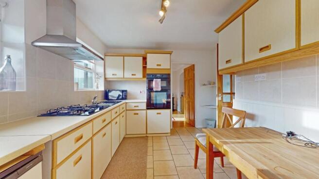 KITCHEN/BREAKFAST ROOM