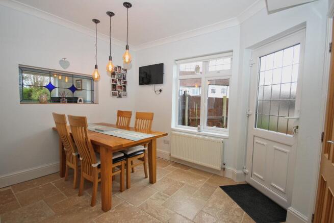 21 Park Walk ANLABY (15)_lzn.jpg