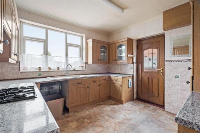 2 bed Detached Bungalow for sale Image 7