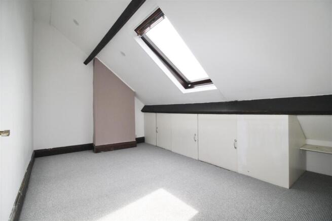 5 bed Semi-Detached for sale Image 10