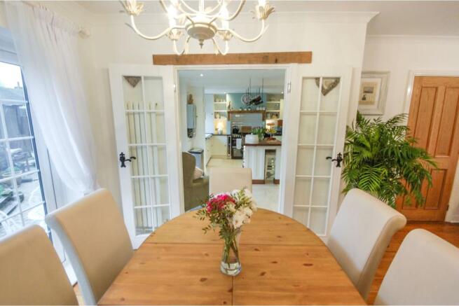 Lounge/Dining Room