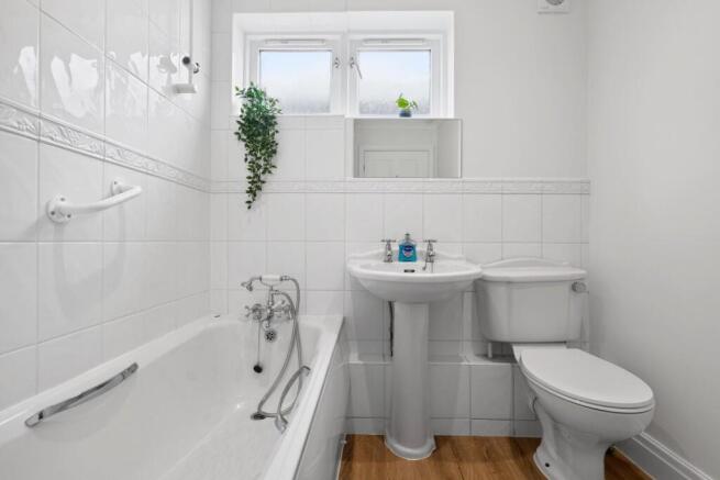 2 bed Terraced for sale Image 7