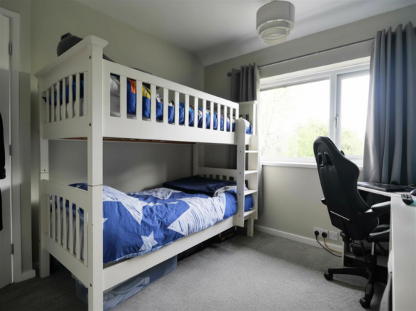 2 bed Terraced for sale Image 9