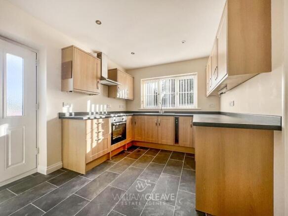 Kitchen 2.jpg