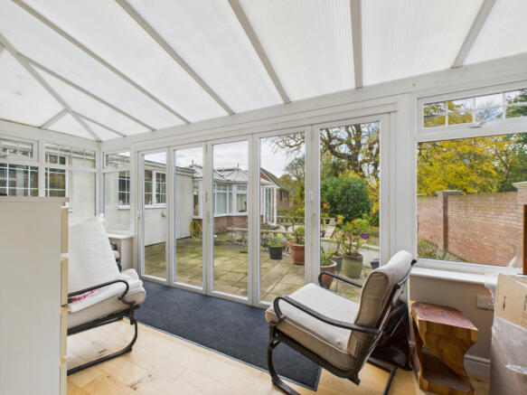 6 bed Semi-Detached for sale Image 4