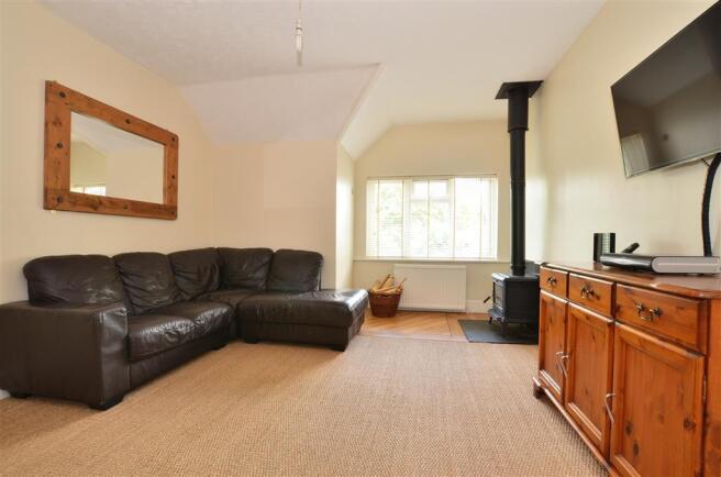Lounge / Dining Area