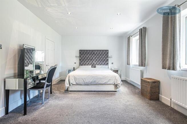 4 bed Detached for sale Image 7
