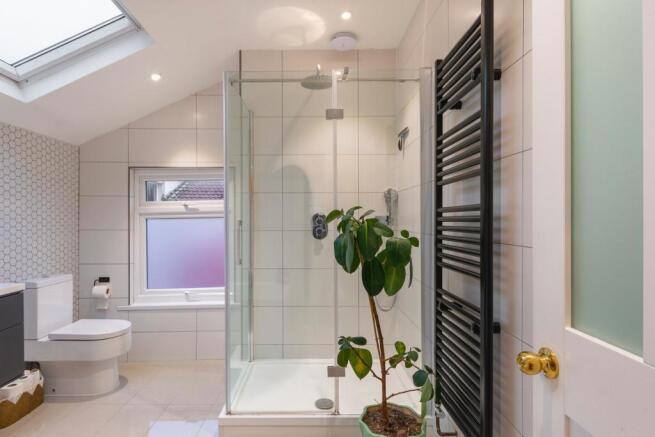 YELSROW02 - Bathroom E.jpg