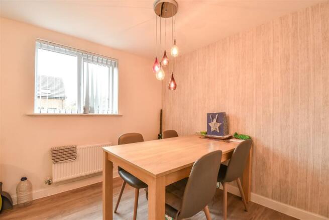 Kitchen / Dining Area