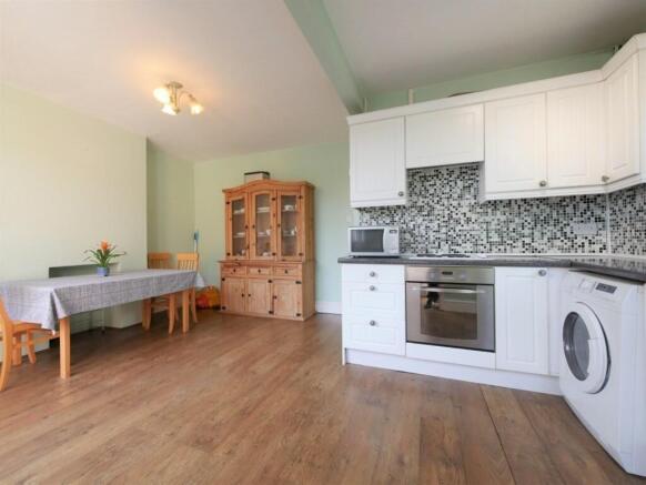 KITCHEN DINING2