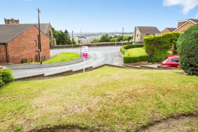 3 bed Semi-Detached Bungalow for sale Image 6