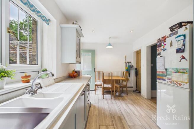 3 bed Terraced for sale Image 12