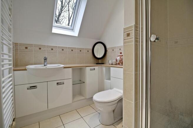 Ensuite to Bed 1