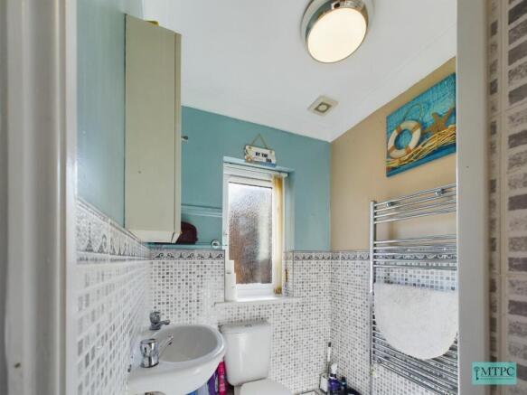 1 bed House Share to rent Image 9