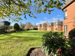 12, Summerfield Court, French Weir Close, Taunton TA1 1XJ