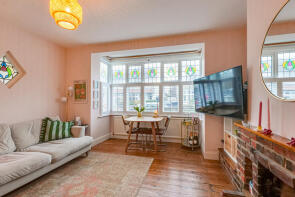 20, Westcliff Drive, Leigh-on-sea SS9 2LB