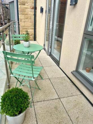 2 bed Flat for sale Image 7