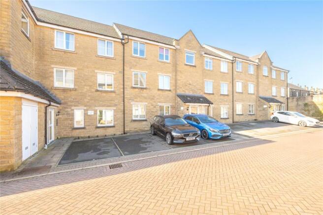 2 bed Apartment for sale Image 12