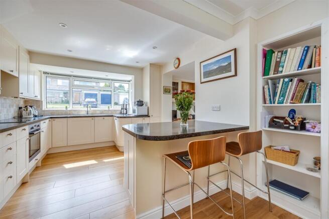 house-great-ellshams-banstead-116.jpg