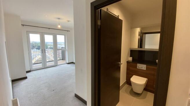 lounge/bathroom