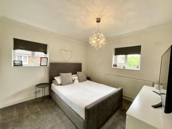 3 bed House to rent Image 12