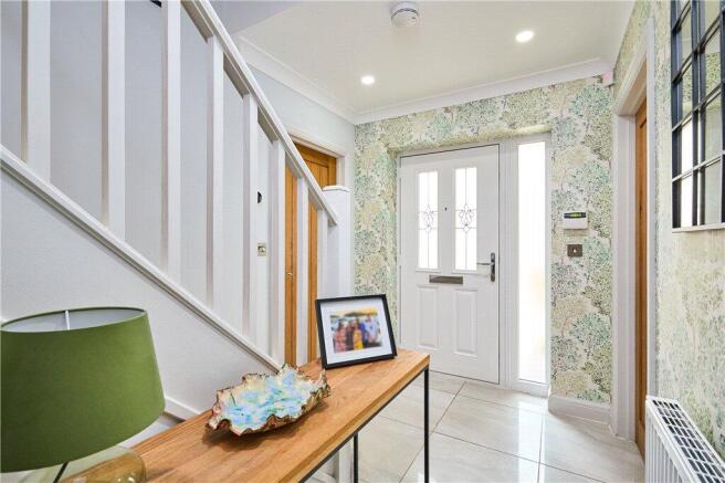 5 bed Detached for sale Image 9
