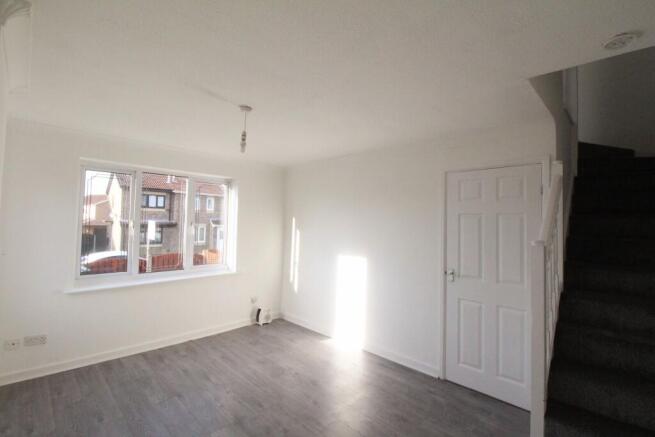 2 bed Semi-Detached to rent Image 8
