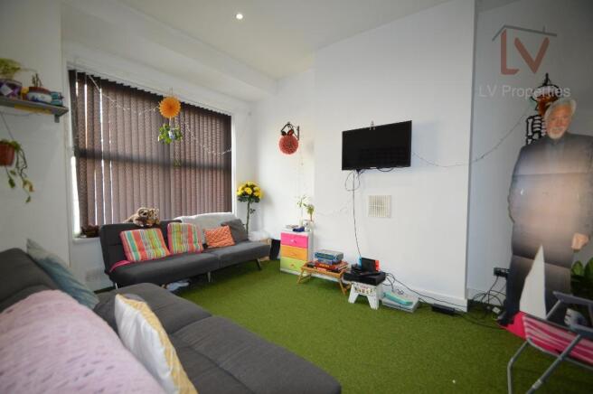 7 bed Terraced to rent Image 4