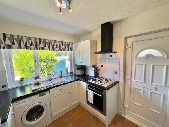 2 bed Semi-Detached Bungalow for sale Image 6