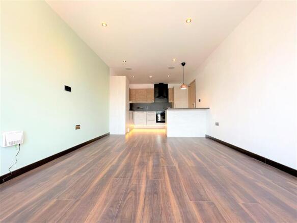 1 bed Apartment to rent Image 6