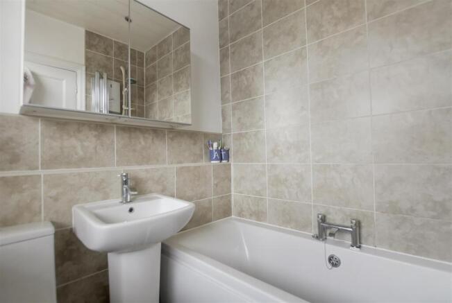 3 bed Terraced for sale Image 8
