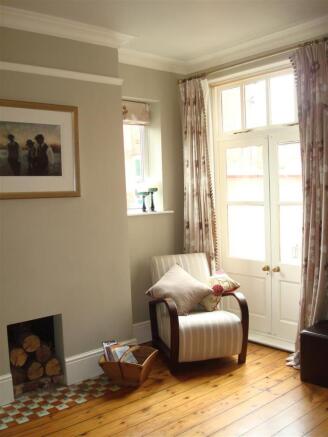 Sitting Room (2).JPG