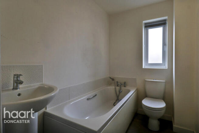 3 bed Semi-Detached for sale Image 10