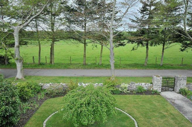 Front Garden & View