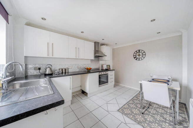 1383885-32-694138...