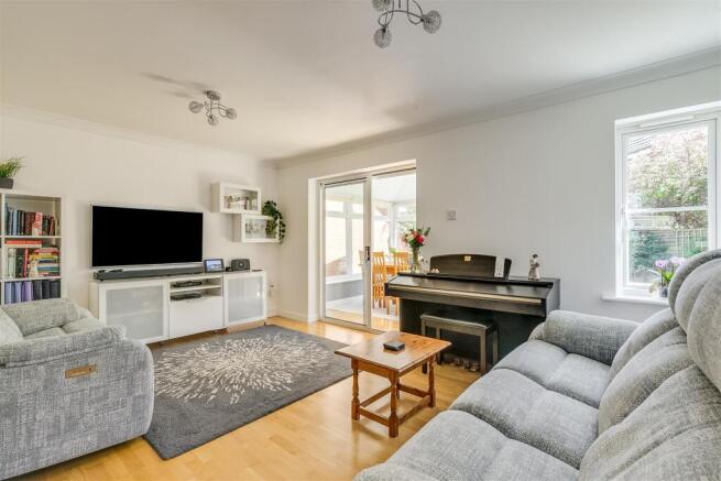 Oaktree Close 2-42.jpg