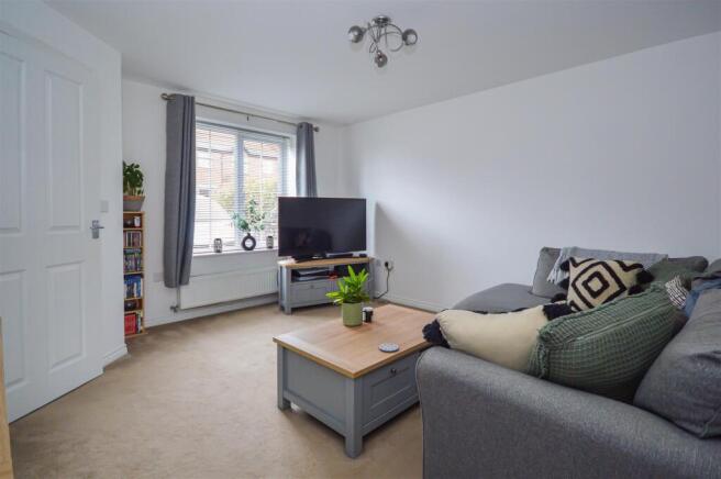 3 bed Semi-Detached for sale Image 4