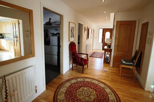 entrance hallway .JPG
