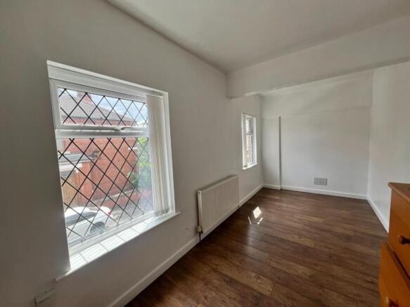 2 bed Apartment to rent Image 5