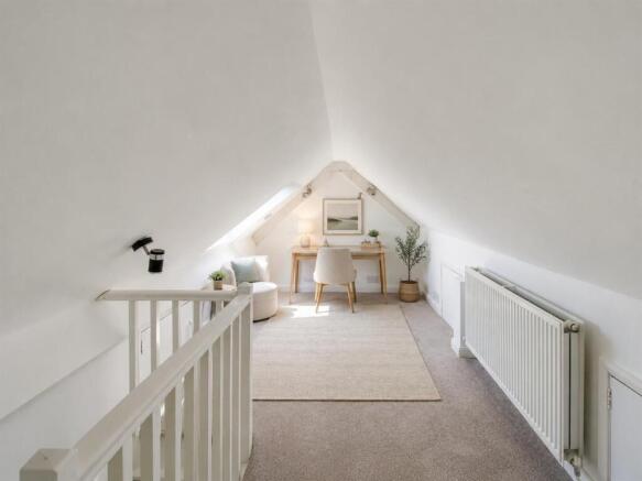 3 bed Semi-Detached for sale Image 6